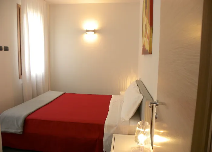 Venice Dante Местре